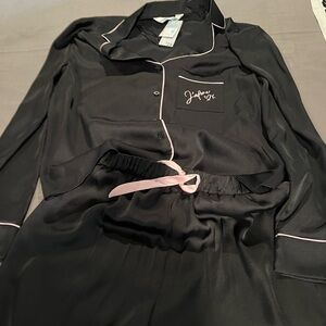 Primary NWT pajamas set